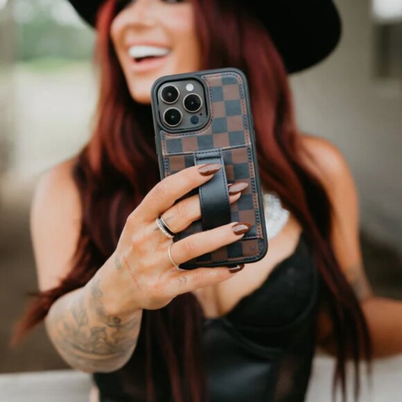 Walli Cases Chelsea Brown Check iPhone 14 Pro Max Case - Picture 3 of 4